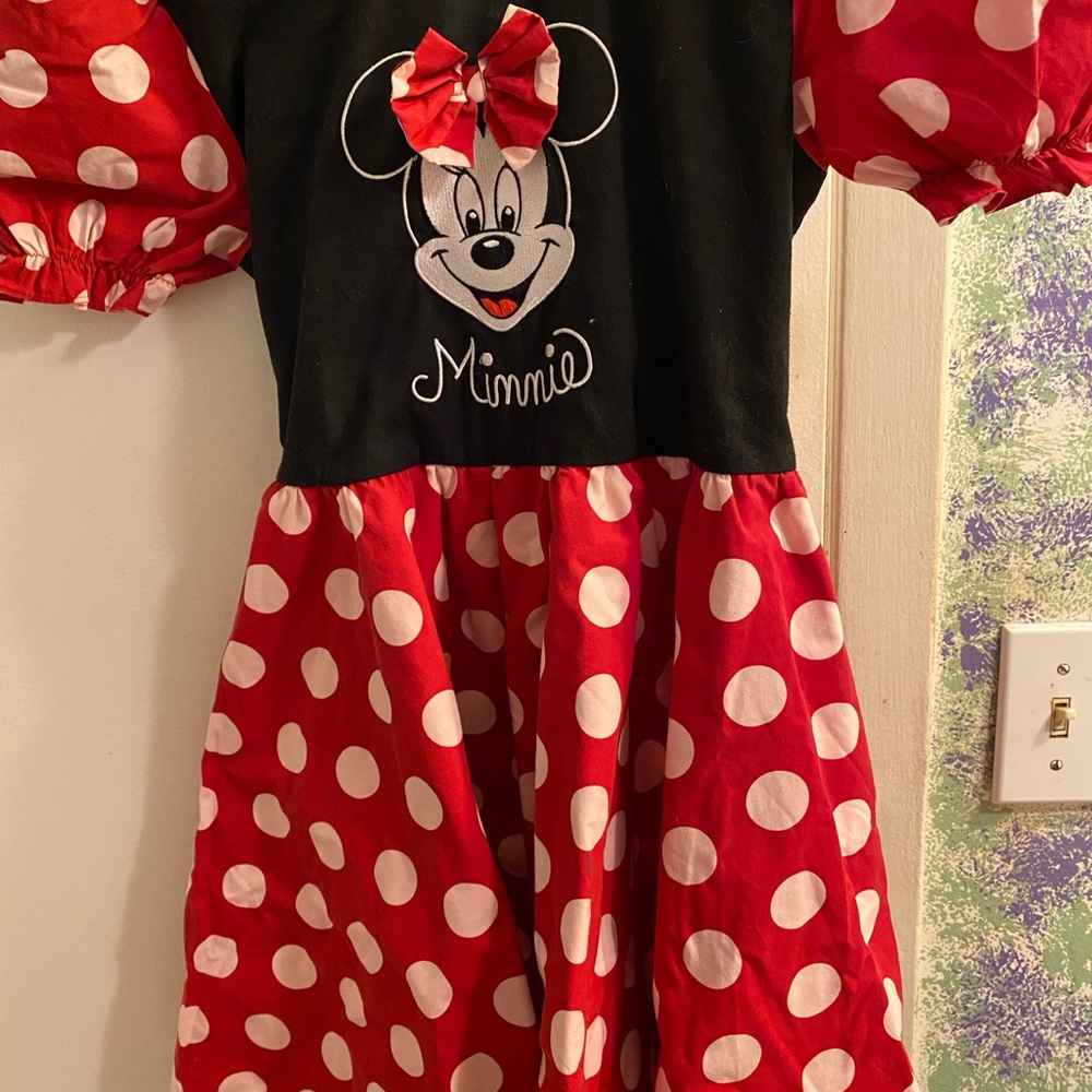 Walt Disney land Minnie Mouse girls size large dress costume great condition